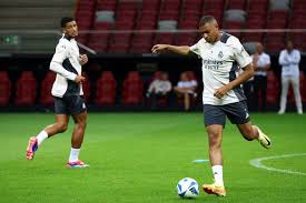 备受瞩目的 备受瞩目的